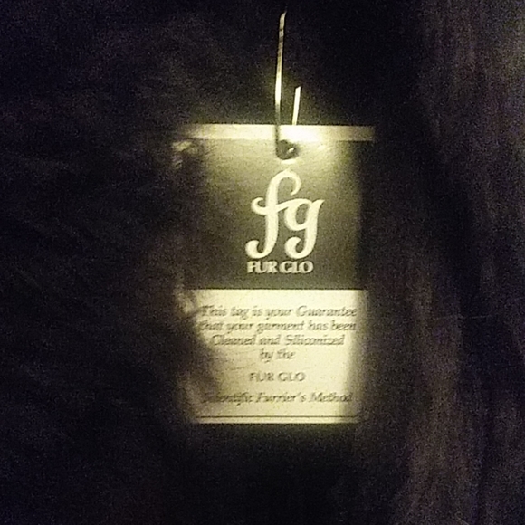 Beautiful Ladies Goose fur Vest - Picture 2 of 2